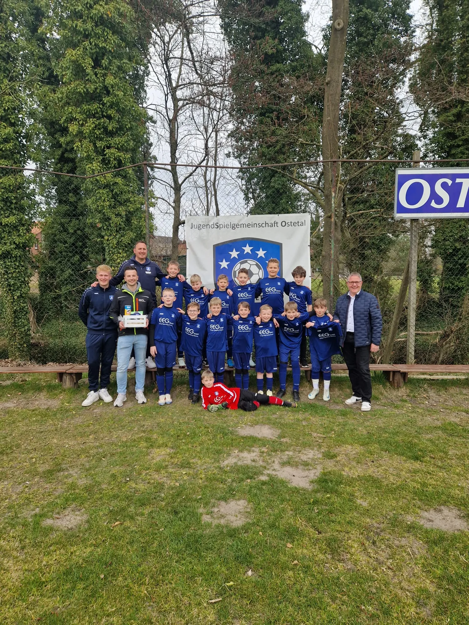 Neue Trikots für E-Jugend der JSG Ostetal